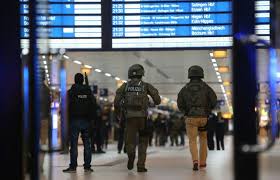 Selon les médias, les trains ne s'arrêtent pas à la station de Düsseldorf. D. R.